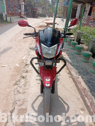 Hero hunk 150 cc red colour